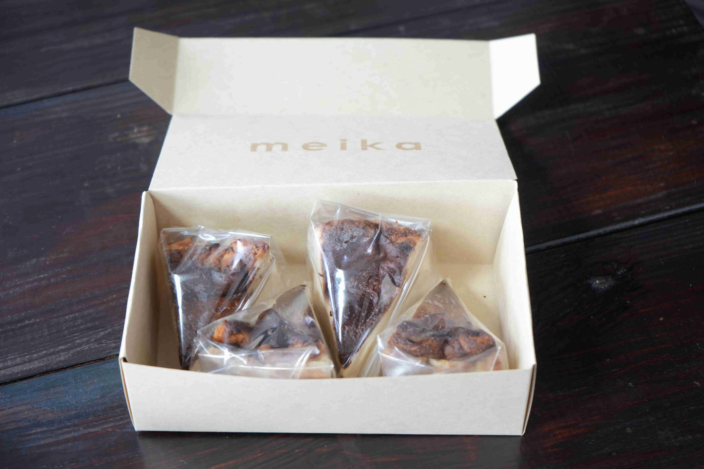 バスクチーズケーキ 小4個